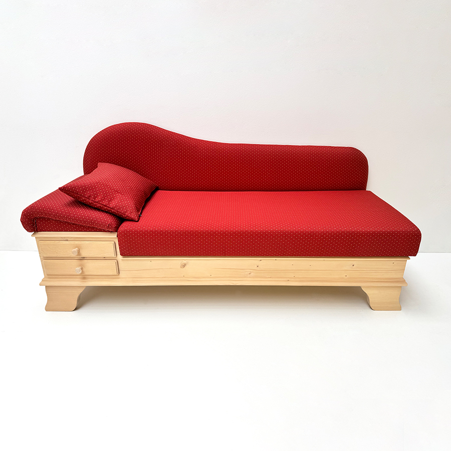 Sofa Liege Chiemgau, Sitzhöhe 50 cm, Folklore TS-2382, Rücken Echtstoff mit Keder