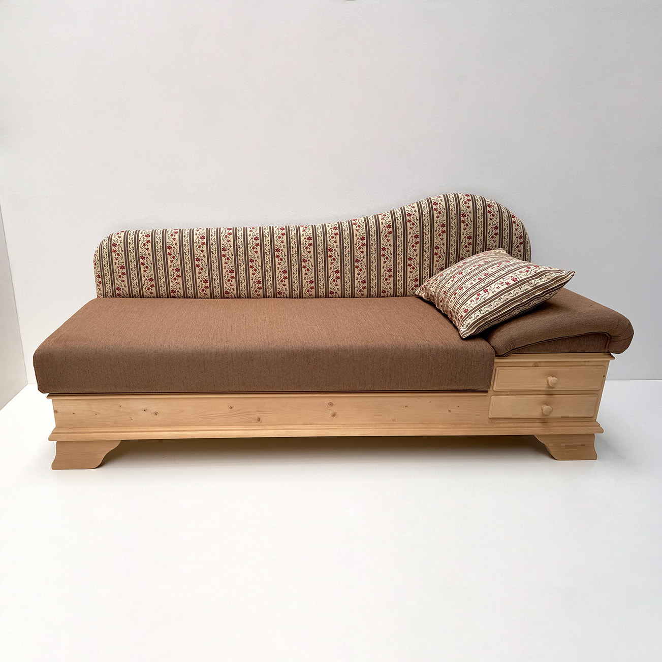 Sofa Liege Chiemgau, Waidhaus beige, Waidhofen braun, 38 Lagerstoffe preisgleich