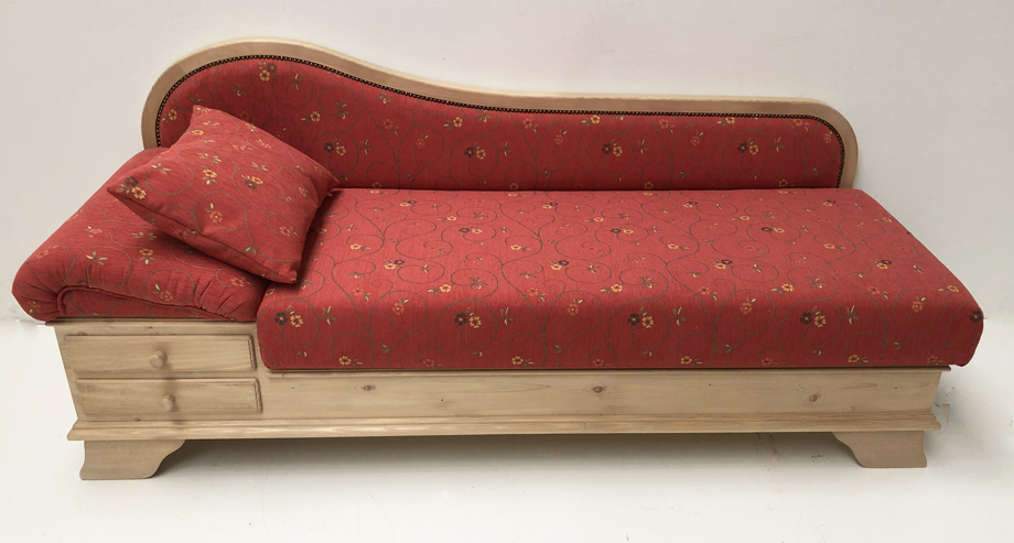 Sofa Liege Garmisch, Kopfteil links , Pöchlarn Ranke rot,  38 Lagerstoffe preisgleich