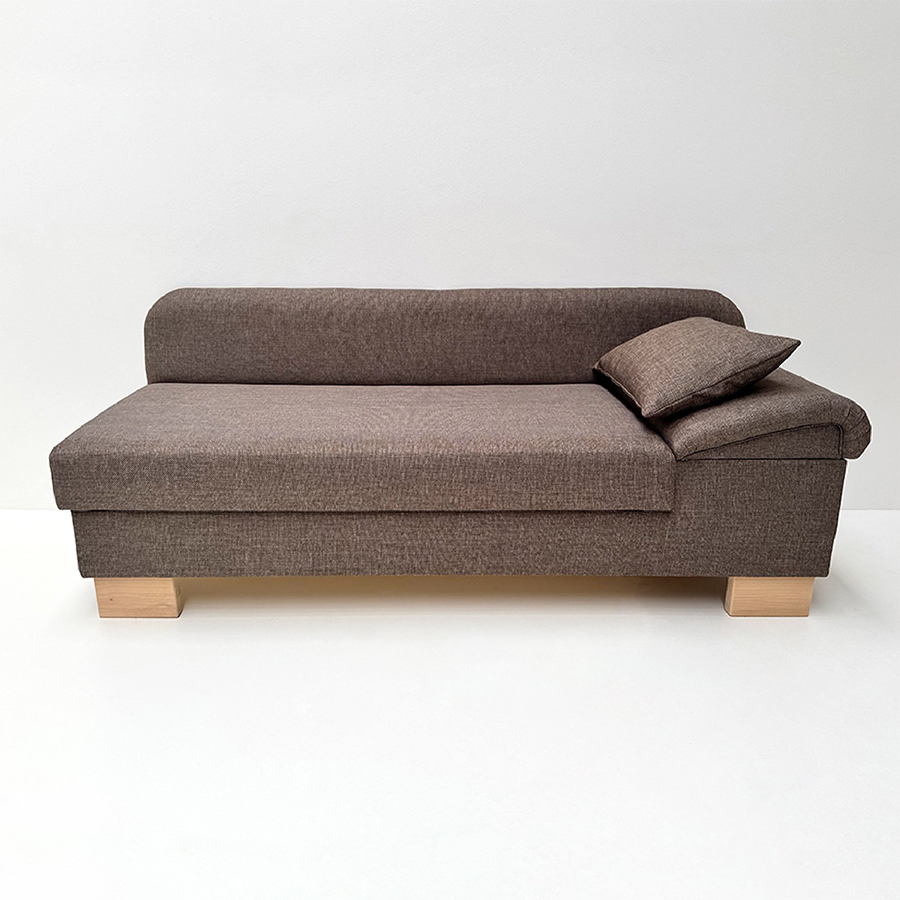 Liege Rosenheim, Rücken gerade, aufklappbar, Kopfteil verstellbar, Fichtefüße gerade, Verano 623