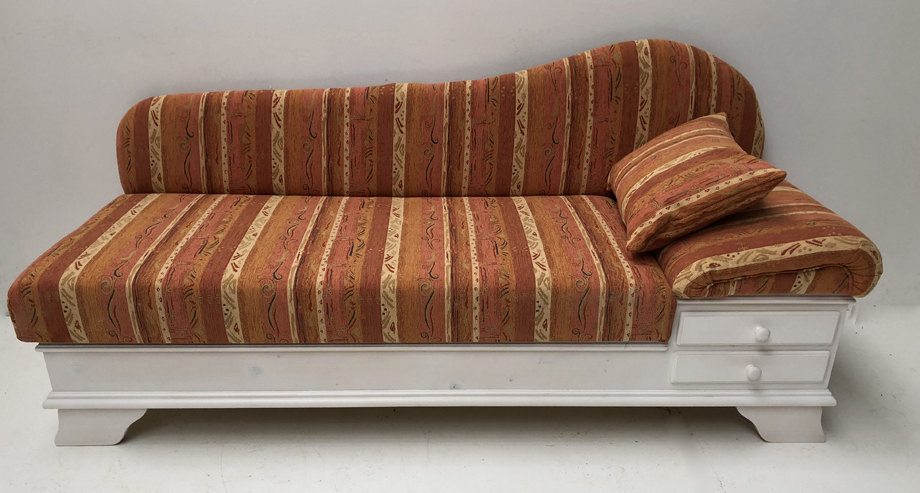 Sofa Liege Chiemgau, Weiß lack, Pocking terra ! Neu ! in 38 Lagerstoffen preisgleich