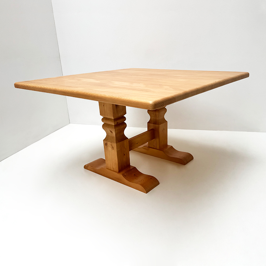 Klostertisch Mittelsäulen-Tisch mit Gefrästen Säulen, 130/130 cm, Fichteplatte, Adler Chamonix 11458