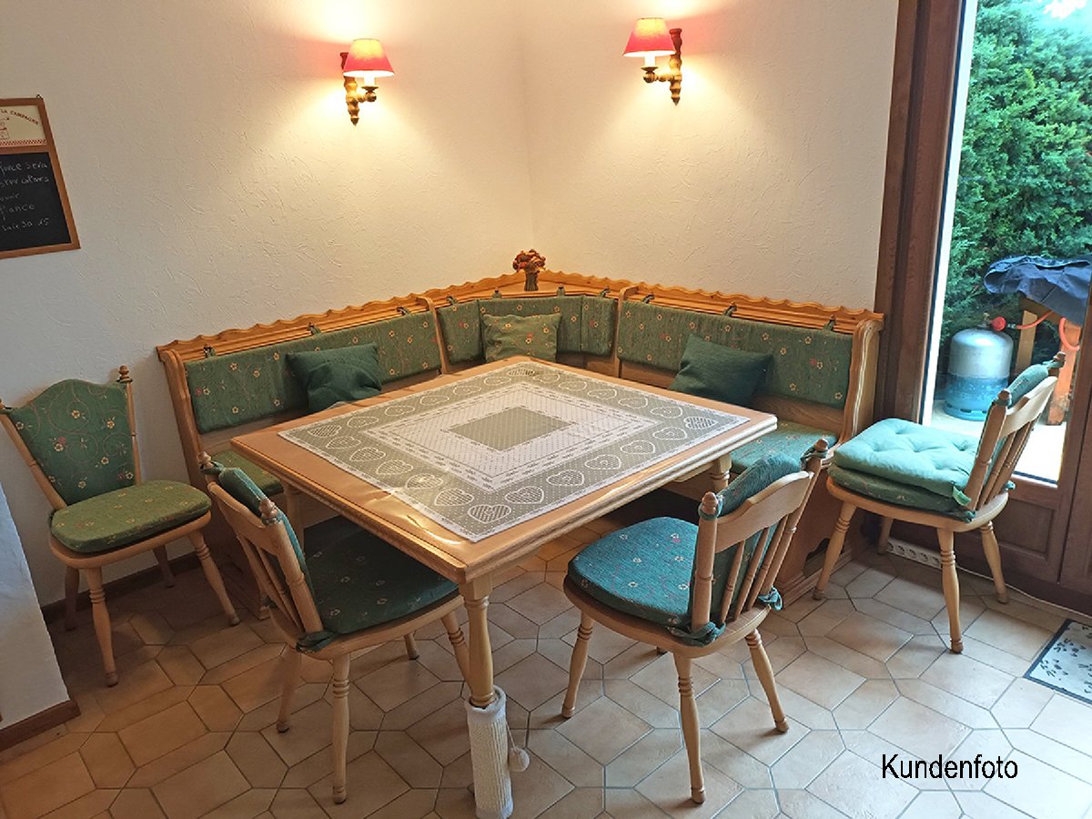 Neupolsterung EKA Gutsherren Stube Stoff Pöchlarn Ranke grün