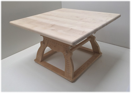 Jogl-Tisch Landau 120/120 mit Schub, massive Ahornplatte