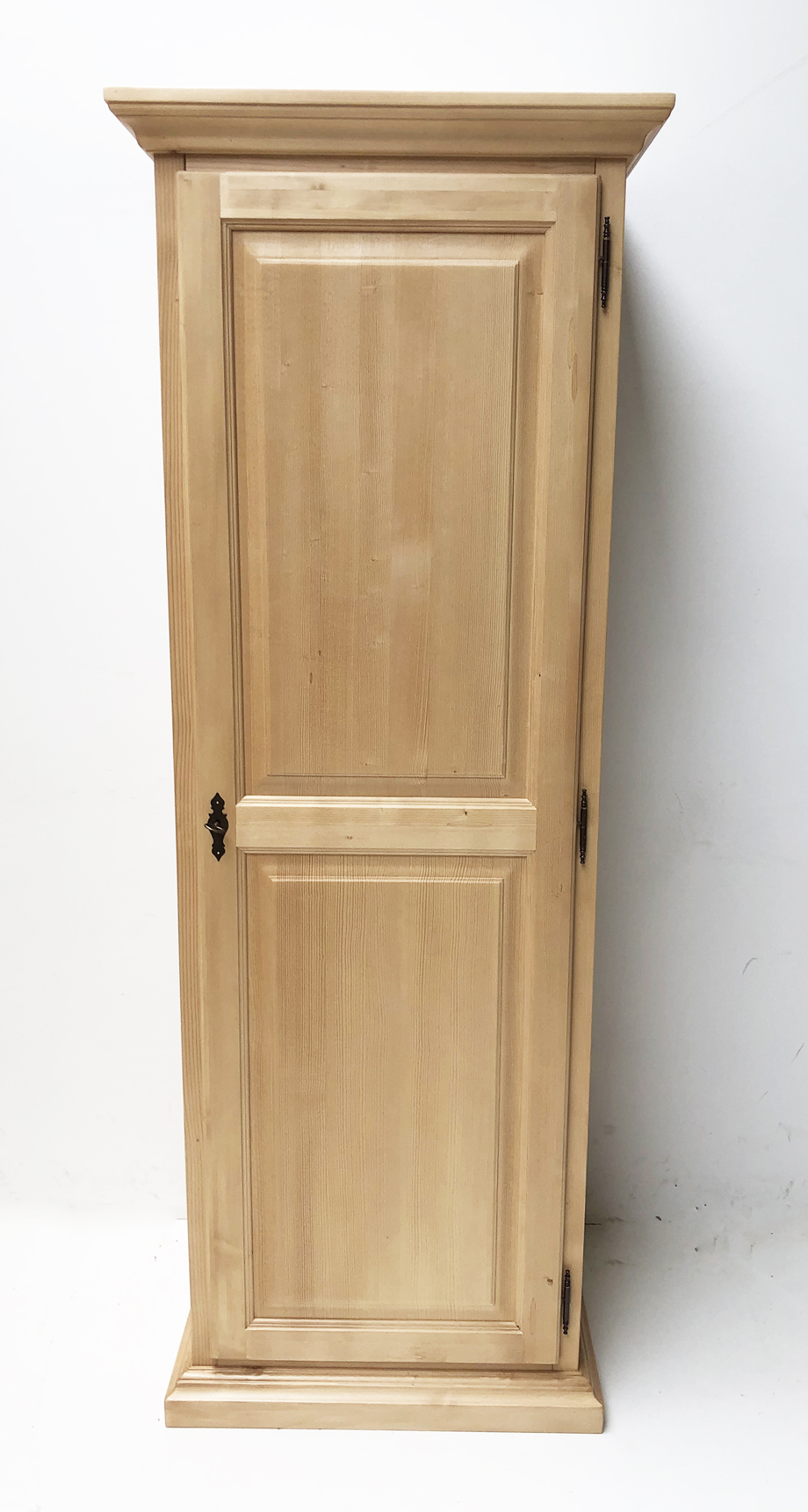 Schrank Füssen Tölz 1-trg., mit Sockel, Türe DIN rechts