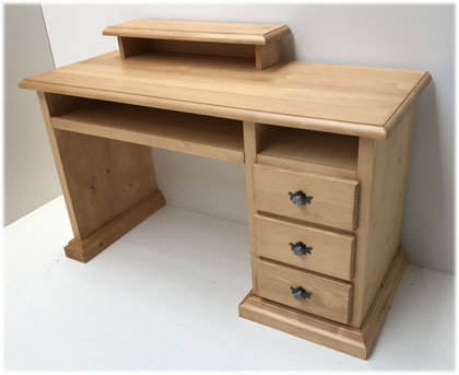 Schreibtisch Füssen Tölz 130 cm,  mit Tastatur Auszug, 3 Schubladen, Monitorbrücke