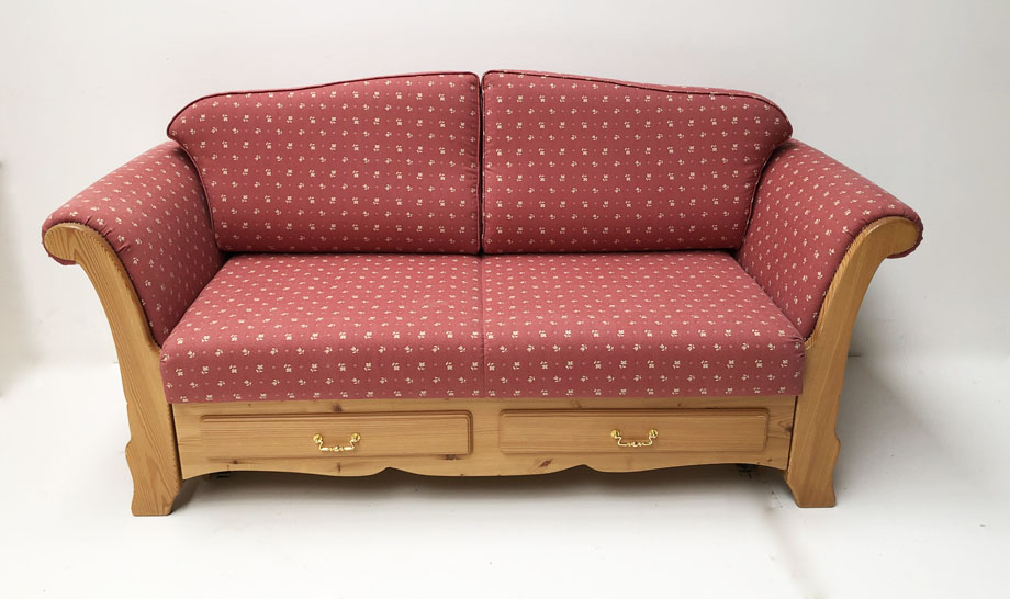 Sofa Liege Sterzing Achensee mit Bettfunktion, Alpenland TS-2241, Sonderton lackiert, Messinggriffe