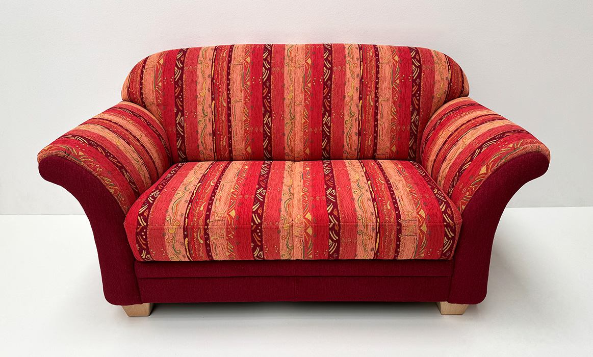 Polstersofa Wallis 344-20, 2-Sitzer, Sonderlänge 150 cm, Sonderhöhe 83  cm, Pocking bordeaux, uni