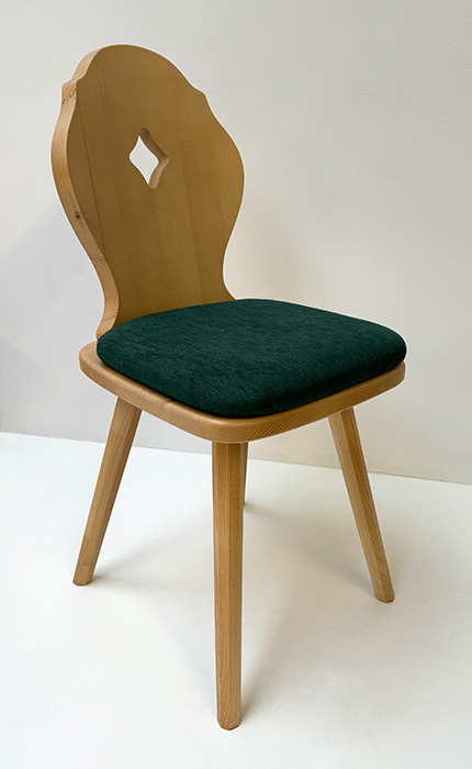 Bauernstuhl 1010 mit gebogener Rückenlehne, Rosner lackiert, Polsterplatte Waidhofen grün