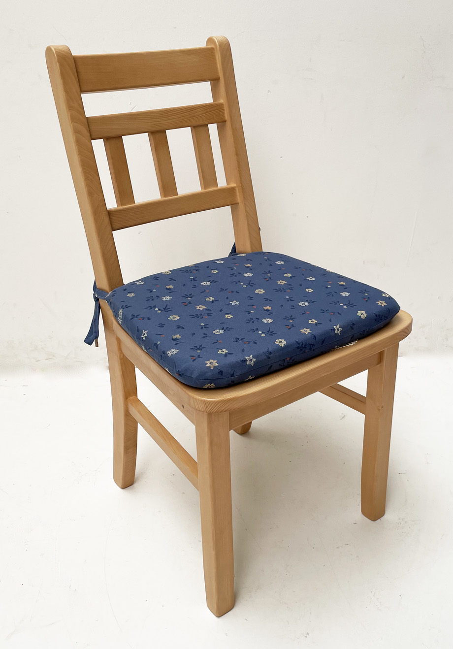 Sprossenstuhl Nürnberg mit 3 Sprossen, Fichte massiv, Polster genäht, TS-2388