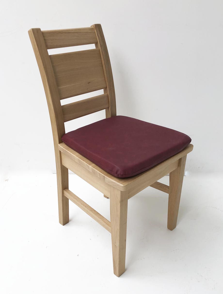 Stuhl Iseo Wildeiche mit Kissen genäht, Kunstleder Dust 100, bordeaux
