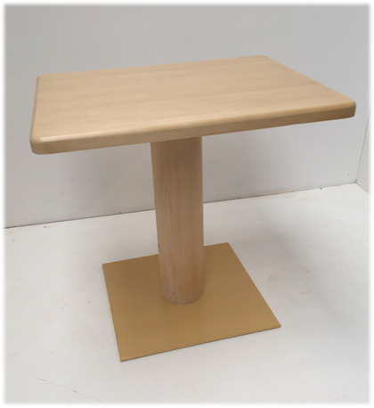 Mittelsäulen-Tisch mit Fußscheibe Metall, 80/80 cm, Fichteplatte