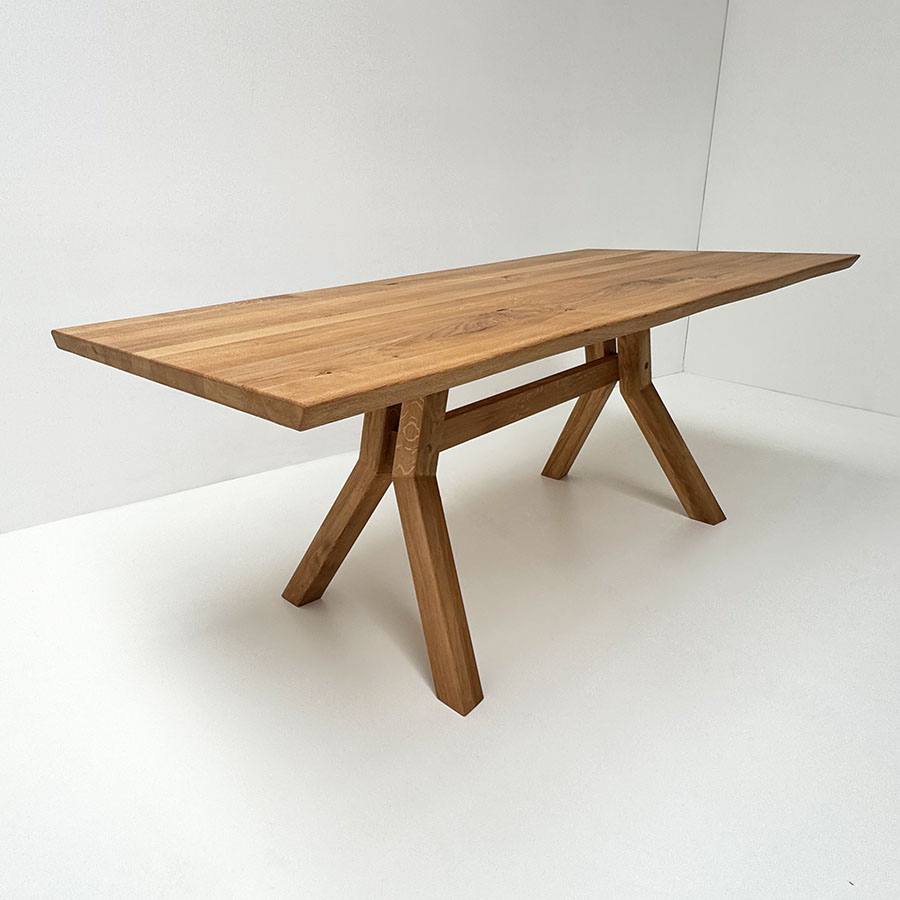 Larissa Tisch 180/90 cm, Baumkante Tischplatte 4 cm stark, Wildeiche geölt