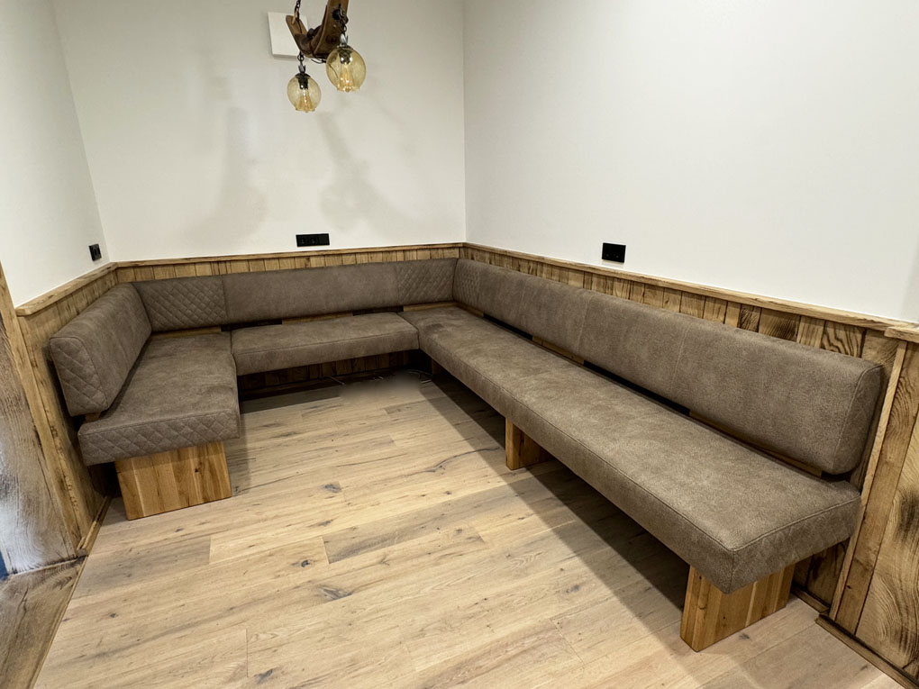 U-Bank GRACE Massivholzeckbank, Polstersitz, 146/236/300 cm, Wildeiche lackiert, Bezug Stratos 9120