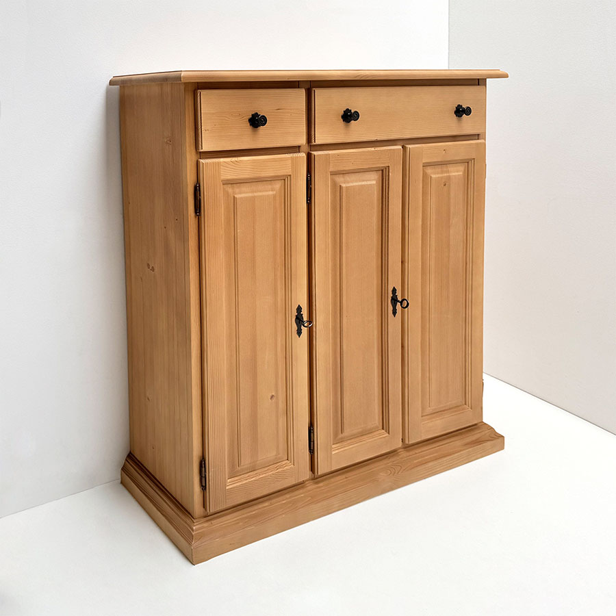 Vertiko Wäschekommode Füssen 3 Türen, 2 Schubladen, Tölz mit Sockel, mit Schloß