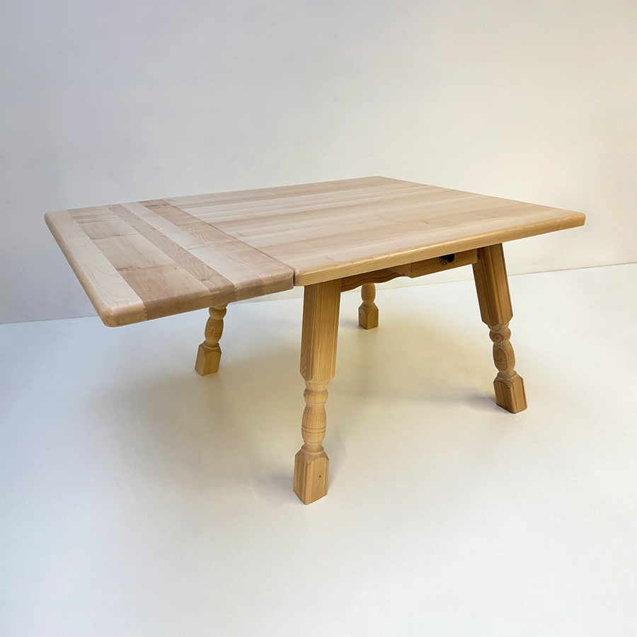 Vierfußtisch 4510 mit Schubladen, 110/110 cm, Ahornplatte, Ansteckplatte 40 cm