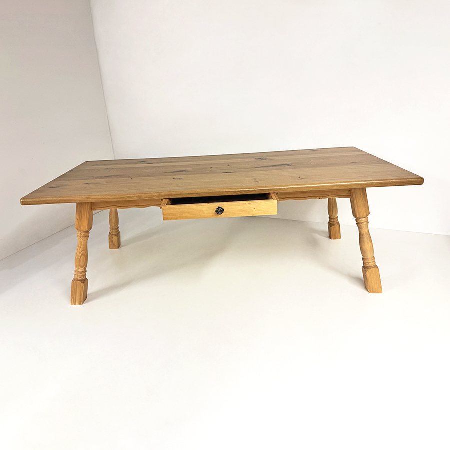 Vierfußtisch 4510, gerade Zarge, mit Schubladen, Wildeicheplatte 100/220 cm, Profil R20