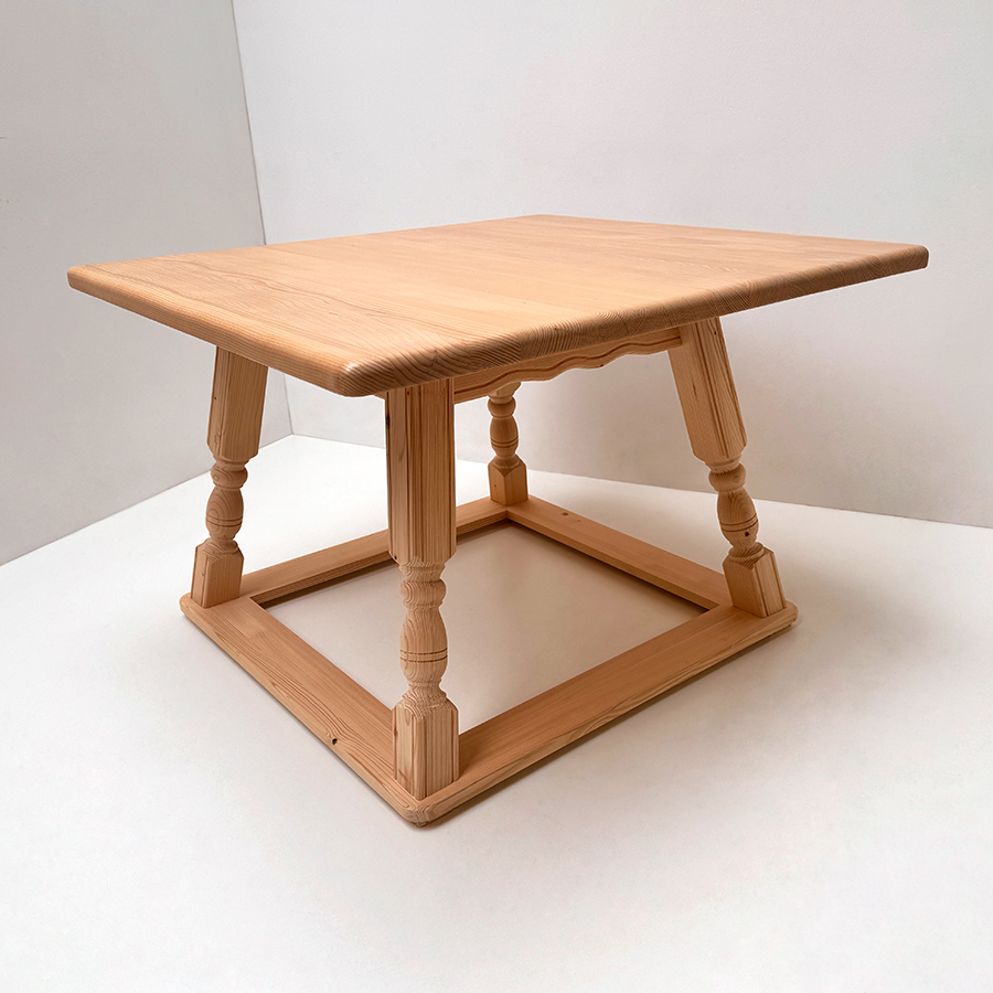 Jogl-Tisch 120/120 mit Schubladen,  mit Fußrahmen, Fichteplatte