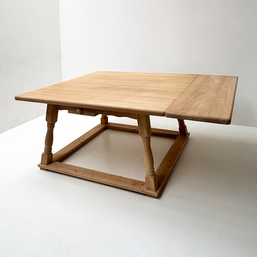 Vierfußtisch 4520 Amberg 140/140 mit Fußrahmen, inkl. 1 Ansteckplatte 40 cm