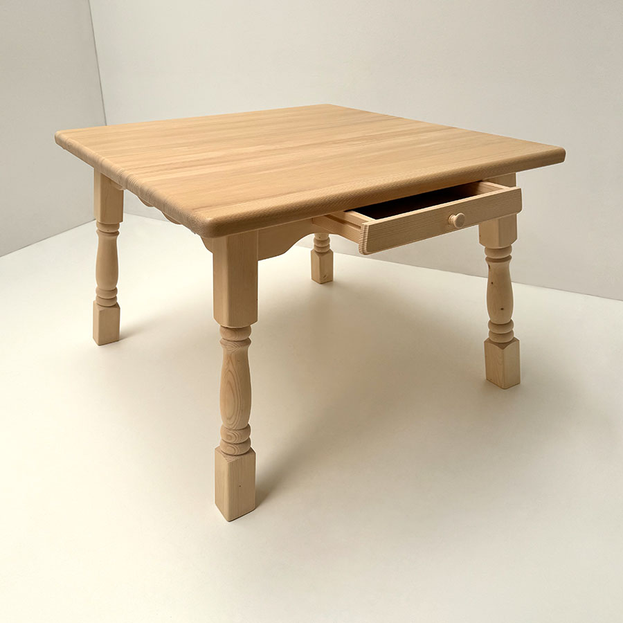 Vierfußtisch Amberg 110/110 cm mit Schublade, Platte 4 cm, Profil R20, Platte Rosner lackiert