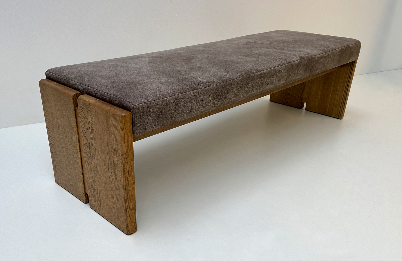 Vorbank SUNDAY Vollpolster Massivholzbank, Vorbank 180 cm, Wildeiche lackiert, Bezug Startos 9120